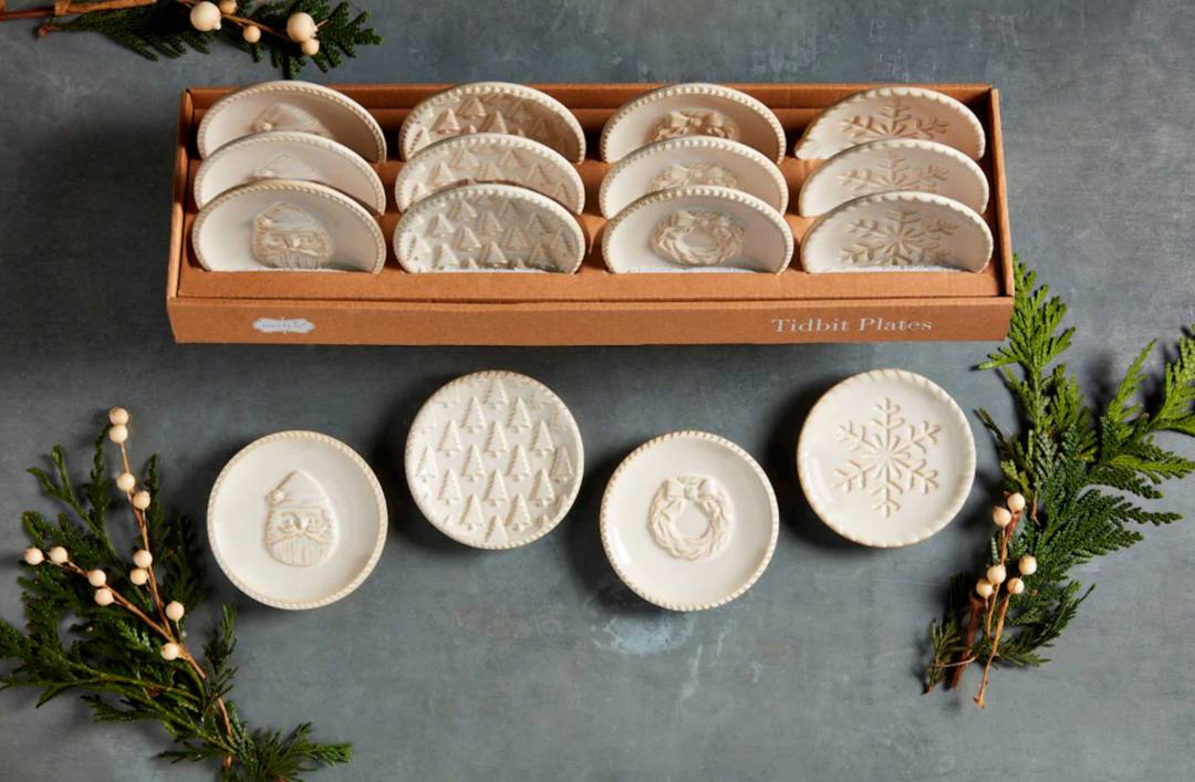 White Christmas Tidbit Plates - Pine & Moss