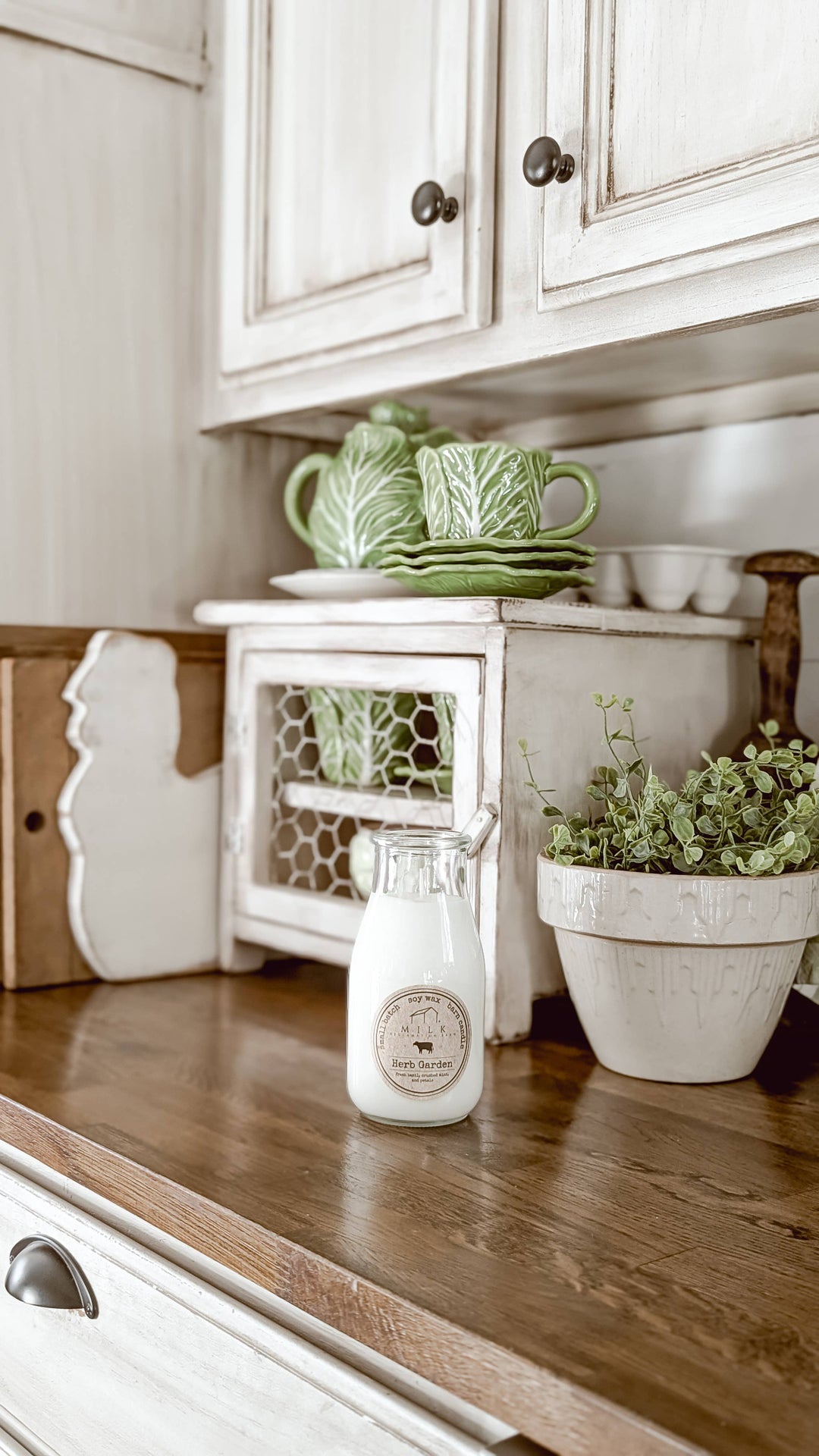 Milk Reclamation Barn 13 oz-Herb Garden - Pine &amp; Moss