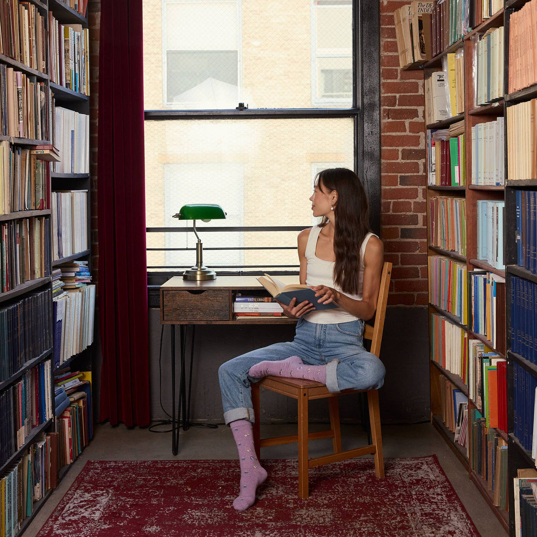 Conscious Step:Socks that Give Books (Purple Books and Mugs): Small