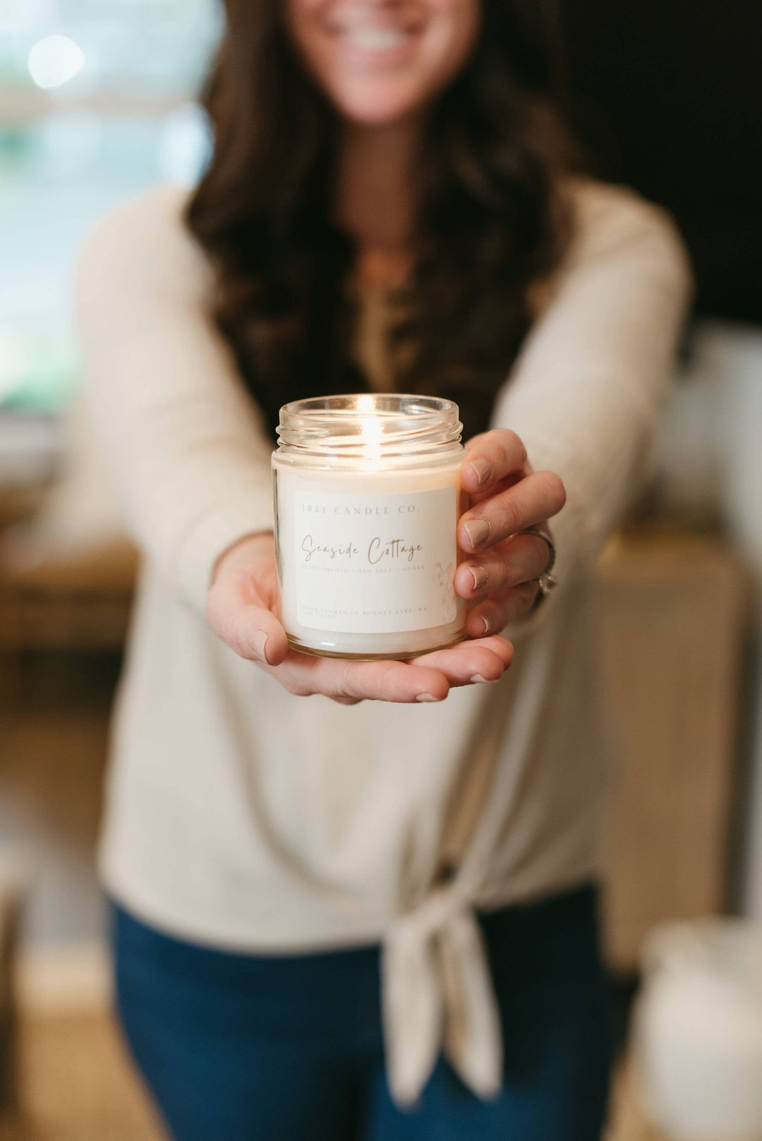 1821 Candle Co. Seaside Cottage 7oz Candle | Coconut Apricot Wax