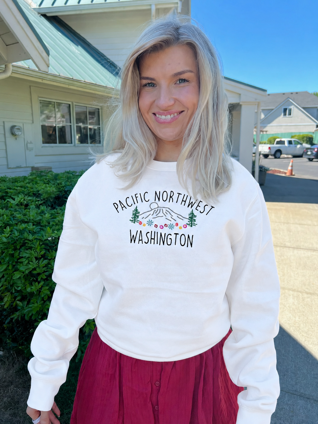 Embroidered PNW Mountain Crewneck Sweatshirt-White