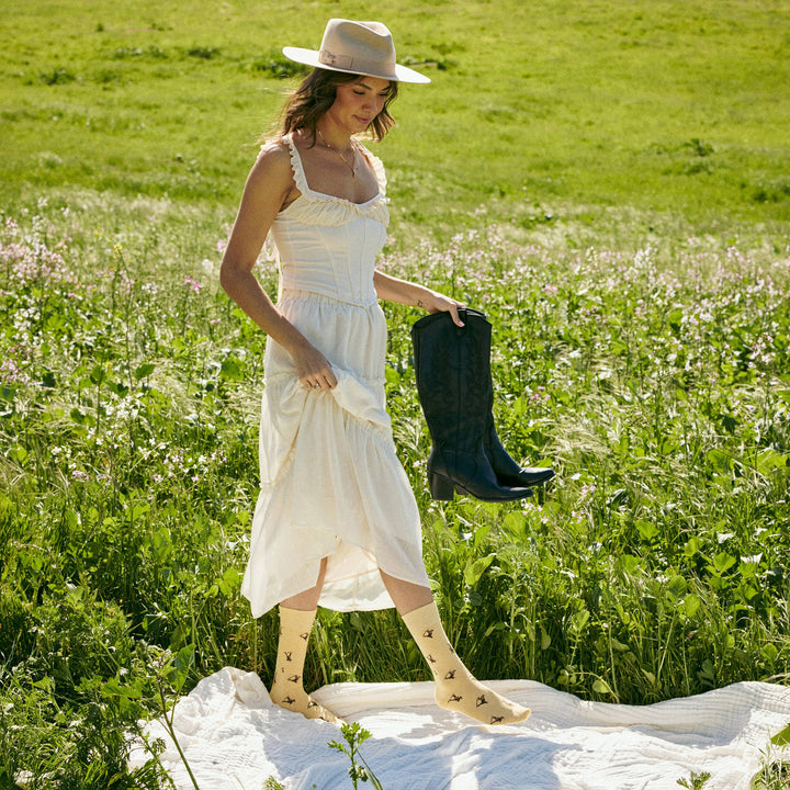 Conscious Step:Socks that Protect Chimpanzees: Medium