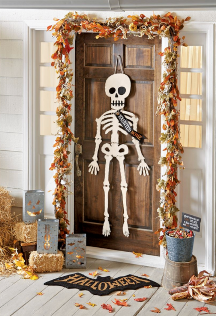 Skeleton Door Hanger