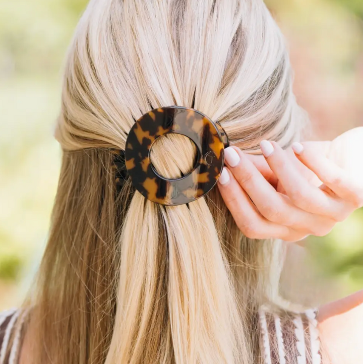 Tortoise | Medium | Flat Circle Hair Clip