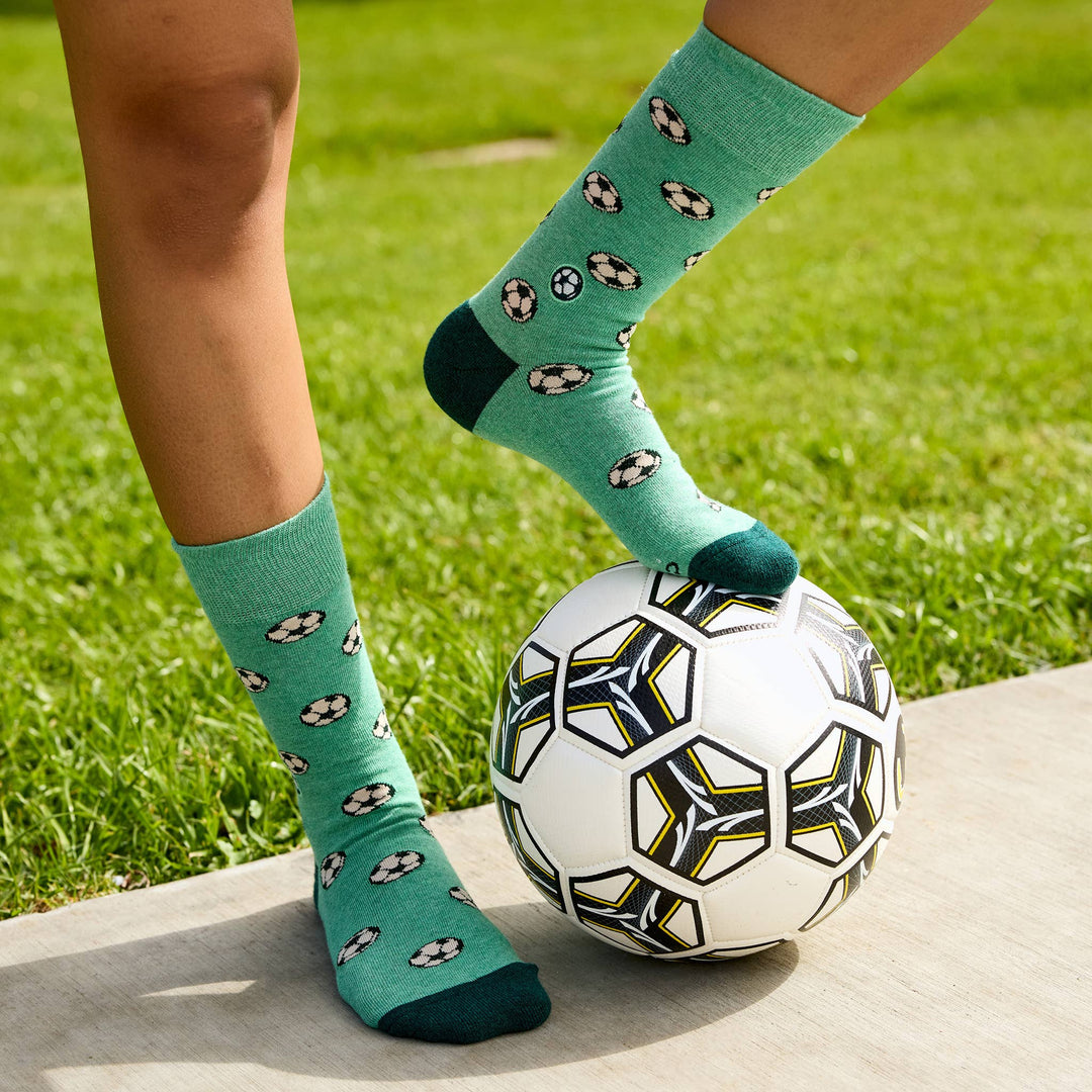 Conscious Step:Socks that Support Youth Sports (Green Soccer Balls): Small