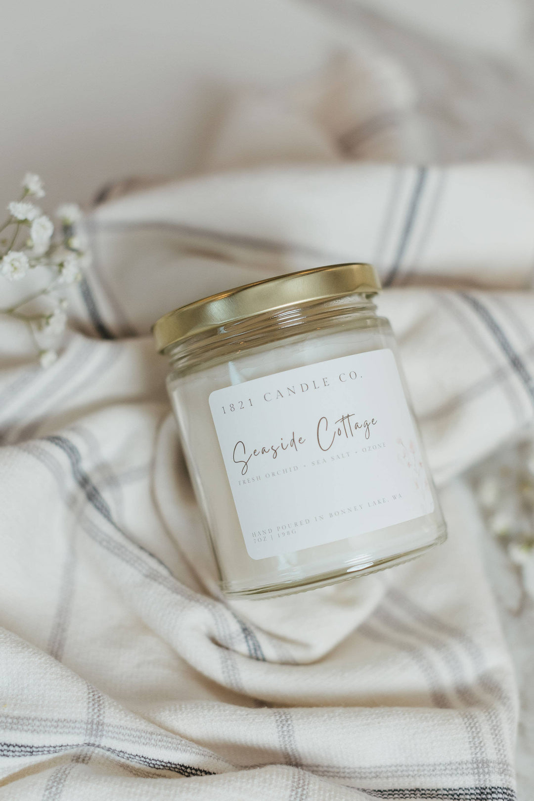 1821 Candle Co. Seaside Cottage 7oz Candle | Coconut Apricot Wax